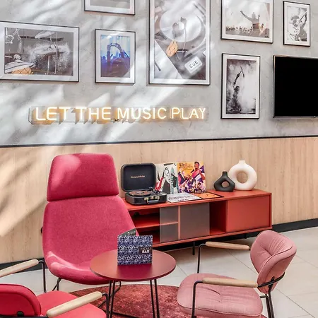 Ibis Centrum Hotell 3*