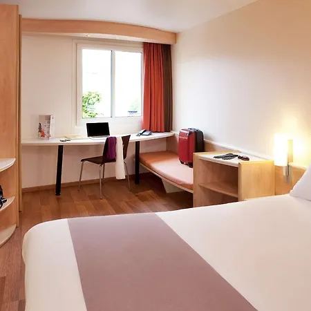 Ibis Centrum 3*