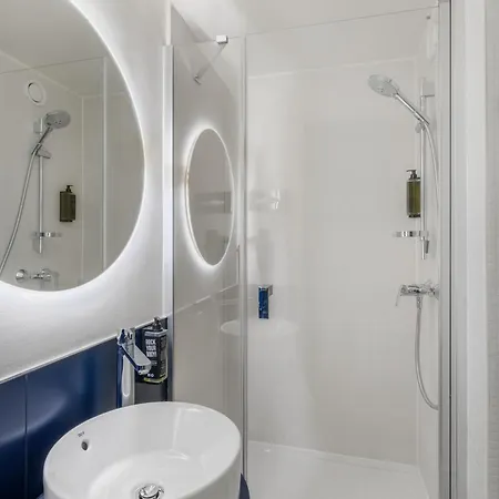 Ibis Centrum Hotel 3*