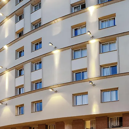 Ibis Centrum 3*
