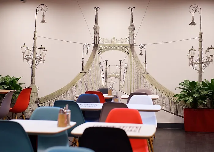 布达佩斯中心宜必思酒店