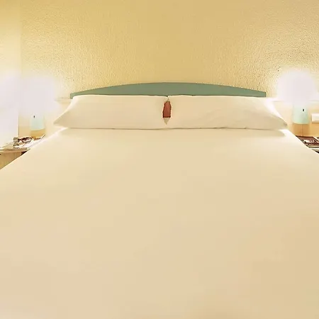 Отель Ibis Centrum 3*
